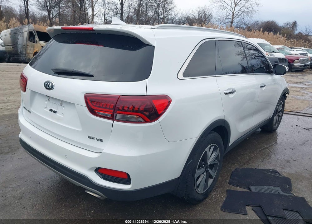 2019 KIA SORENTO 3.3L EX VIN: 5XYPHDA54KG462888