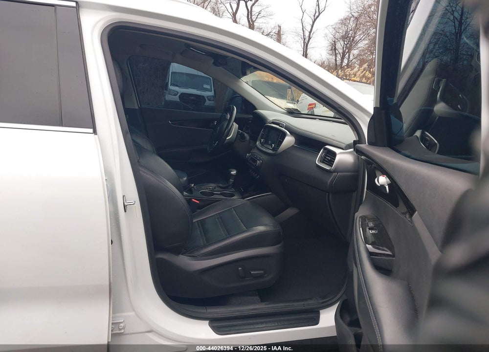 2019 KIA SORENTO 3.3L EX VIN: 5XYPHDA54KG462888