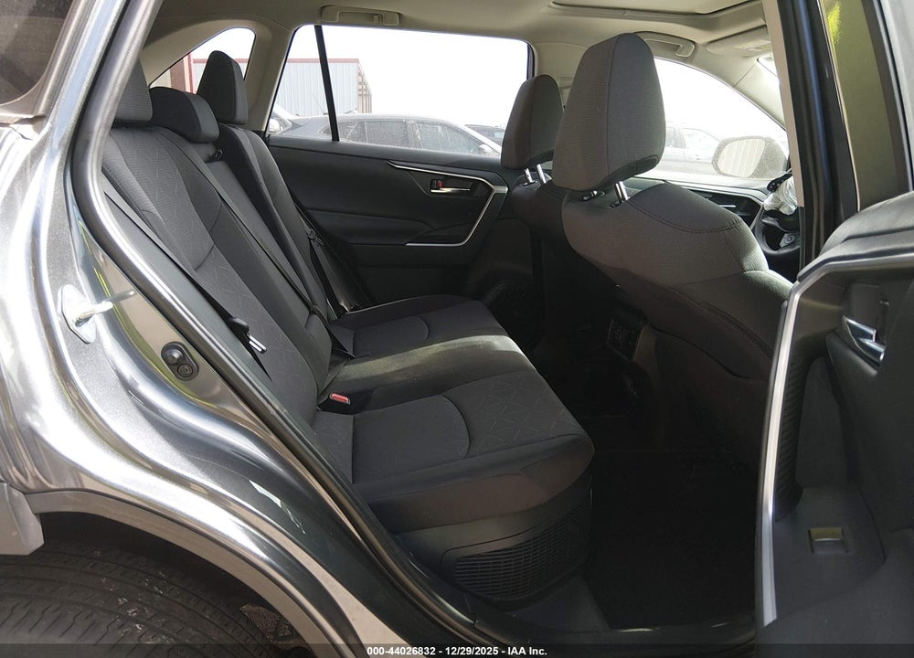 2022 TOYOTA RAV4 HYBRID XLE VIN: JTMRWRFV1ND159395