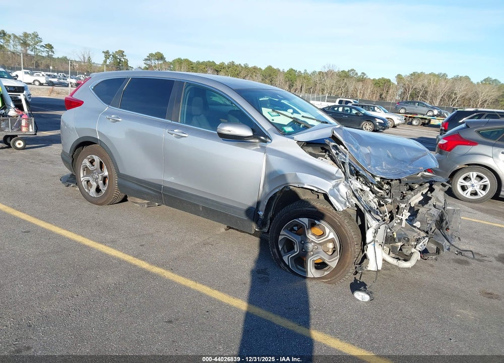 2018 HONDA CR-V EX VIN: 7FARW2H50JE047540