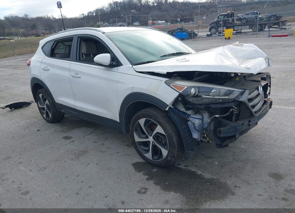 2016 HYUNDAI TUCSON LIM VIN: KM8J33A25GU088457