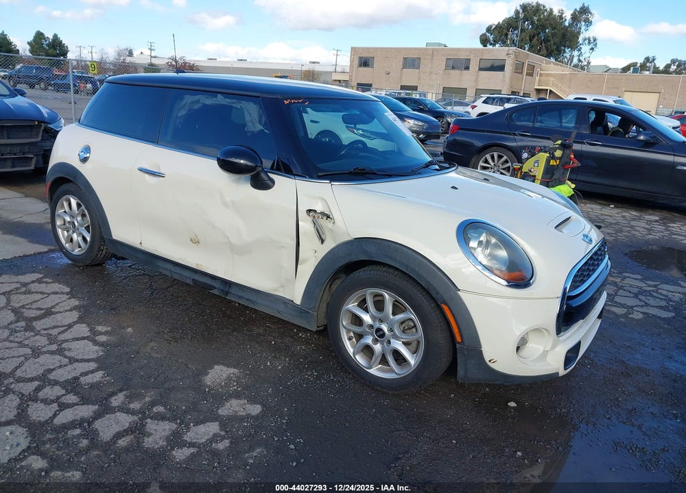 2017 MINI HARDTOP COOPER S VIN: WMWXP7C55H2A45431