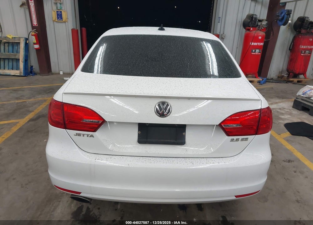 2012 VOLKSWAGEN JETTA 2.5L SE VIN: 3VWDP7AJ3CM342750