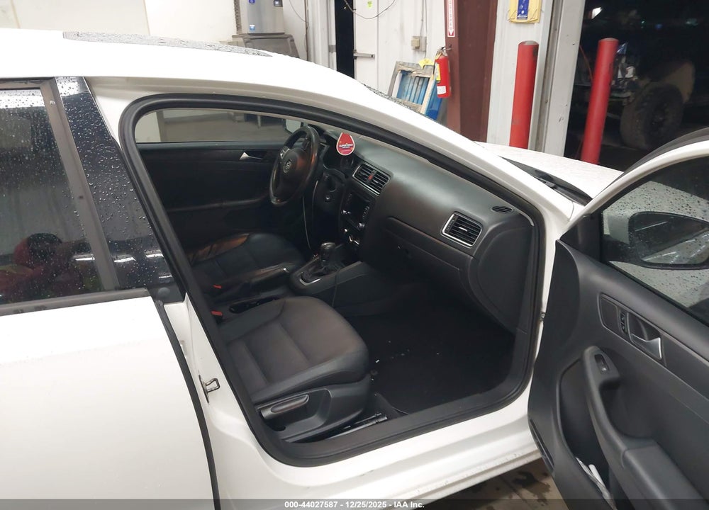 2012 VOLKSWAGEN JETTA 2.5L SE VIN: 3VWDP7AJ3CM342750