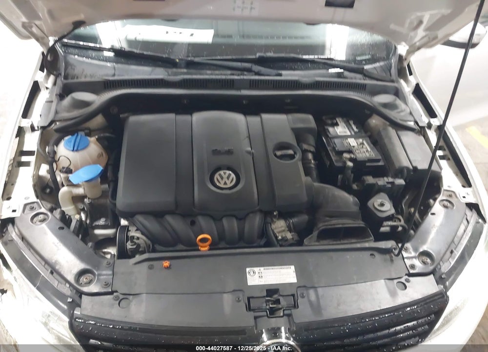 2012 VOLKSWAGEN JETTA 2.5L SE VIN: 3VWDP7AJ3CM342750