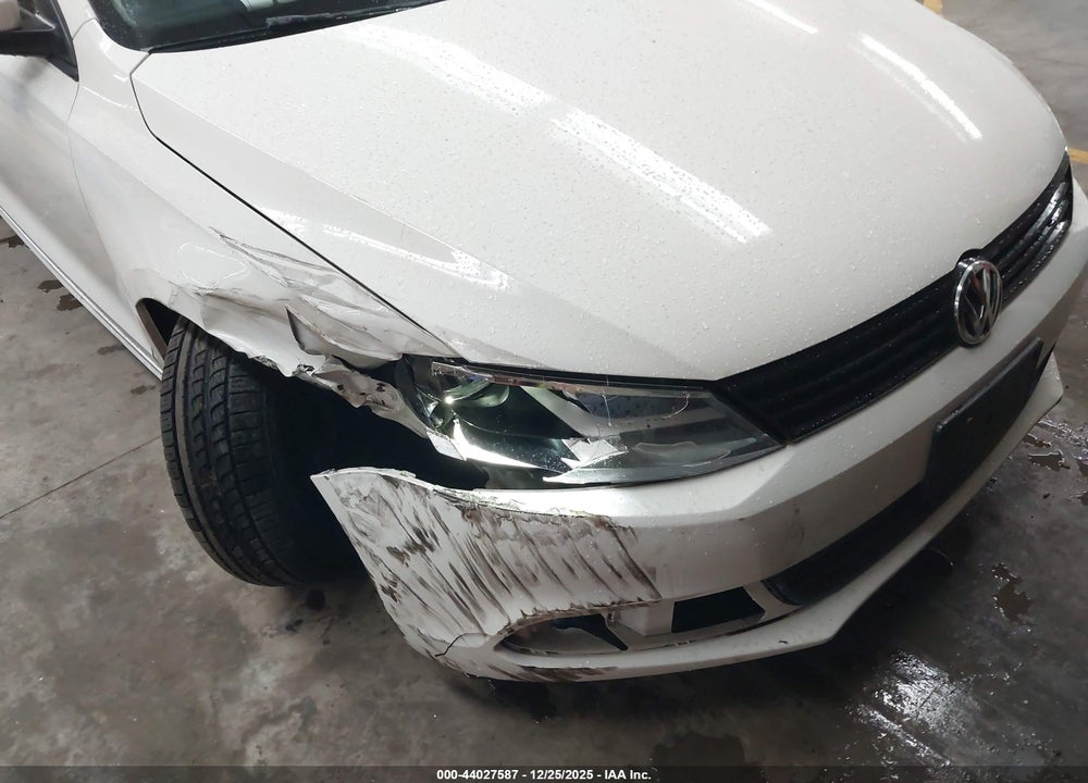 2012 VOLKSWAGEN JETTA 2.5L SE VIN: 3VWDP7AJ3CM342750