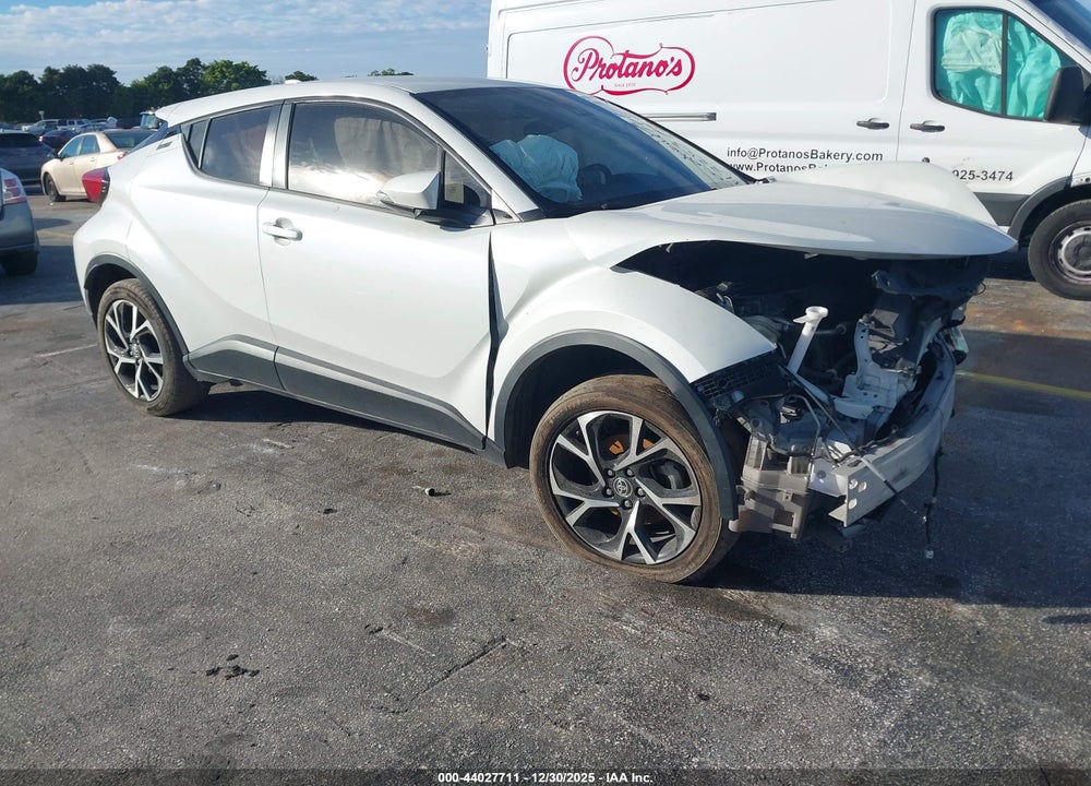 2020 TOYOTA C-HR XLE VIN: NMTKHMBX0LR113353