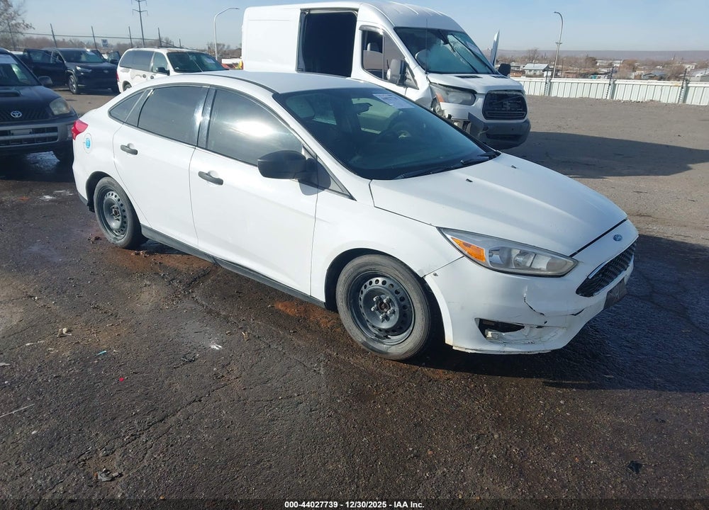2015 FORD FOCUS S VIN: 1FADP3E21FL210788