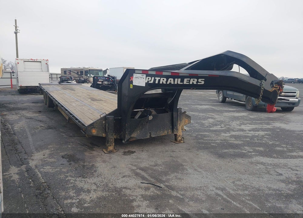 2025 PJ TRAILERS GOOSENECK LD402 VIN: 4P53F4928S1416632