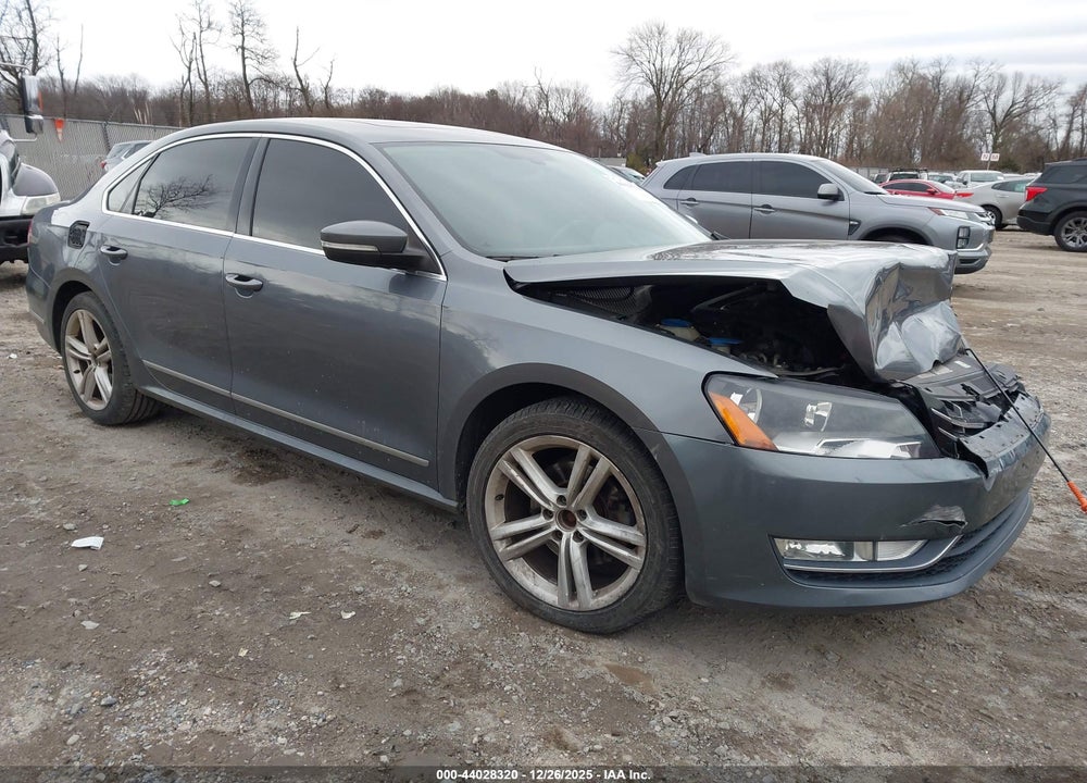 2013 VOLKSWAGEN PASSAT 2.0L TDI SE VIN: 1VWBN7A31DC038916