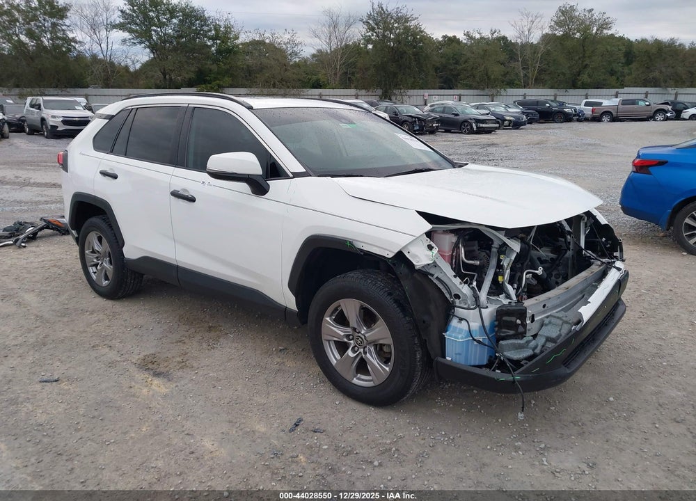 2022 TOYOTA RAV4 XLE VIN: 2T3W1RFV2NC198227