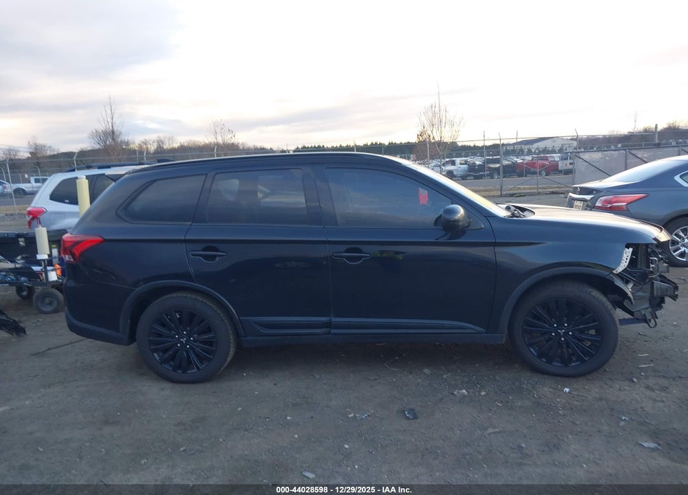 2020 MITSUBISHI OUTLANDER LE 2.4 VIN: JA4AD3A33LZ042627