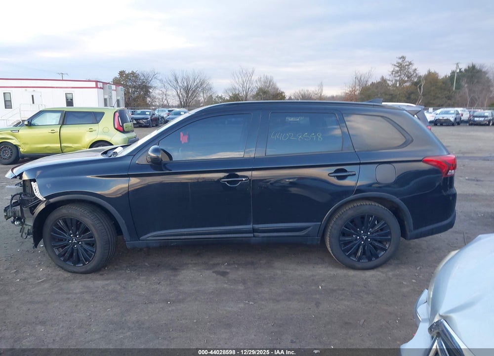 2020 MITSUBISHI OUTLANDER LE 2.4 VIN: JA4AD3A33LZ042627