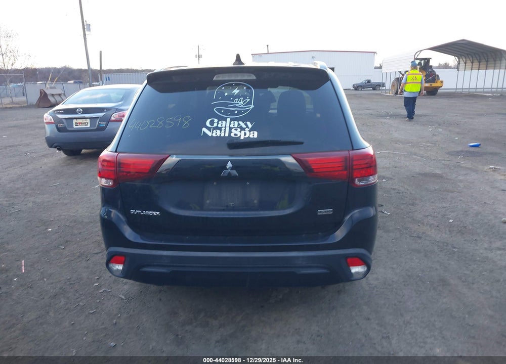 2020 MITSUBISHI OUTLANDER LE 2.4 VIN: JA4AD3A33LZ042627