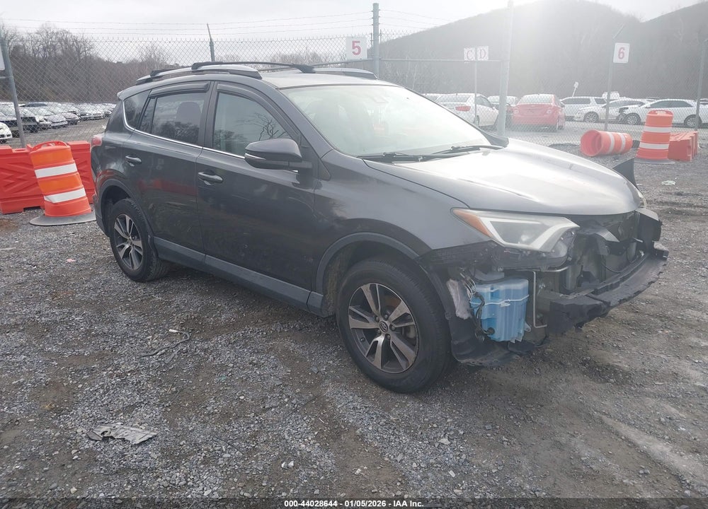 2017 TOYOTA RAV4 XLE VIN: 2T3RFREVXHW654705