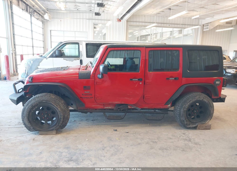 2016 JEEP WRANGLER UNLIMITED SPORT VIN: 1C4BJWDG8GL271820
