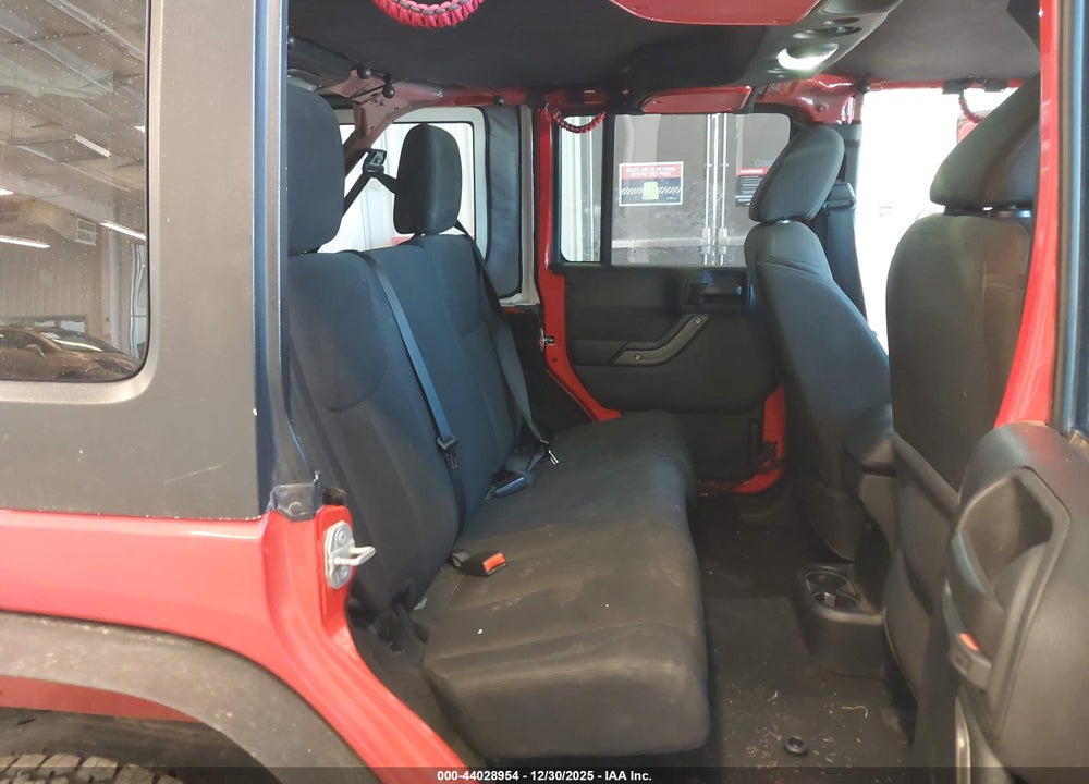 2016 JEEP WRANGLER UNLIMITED SPORT VIN: 1C4BJWDG8GL271820