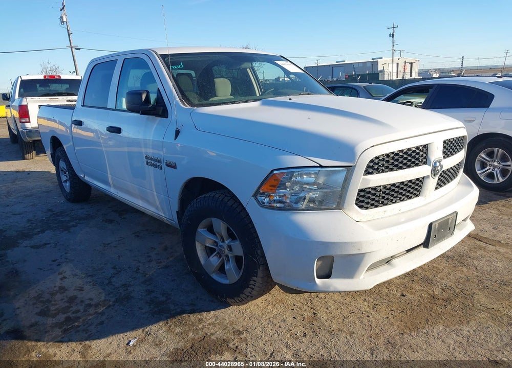 2018 RAM 1500 EXPRESS  4X2 5'7 BOX VIN: 1C6RR6KT7JS133178