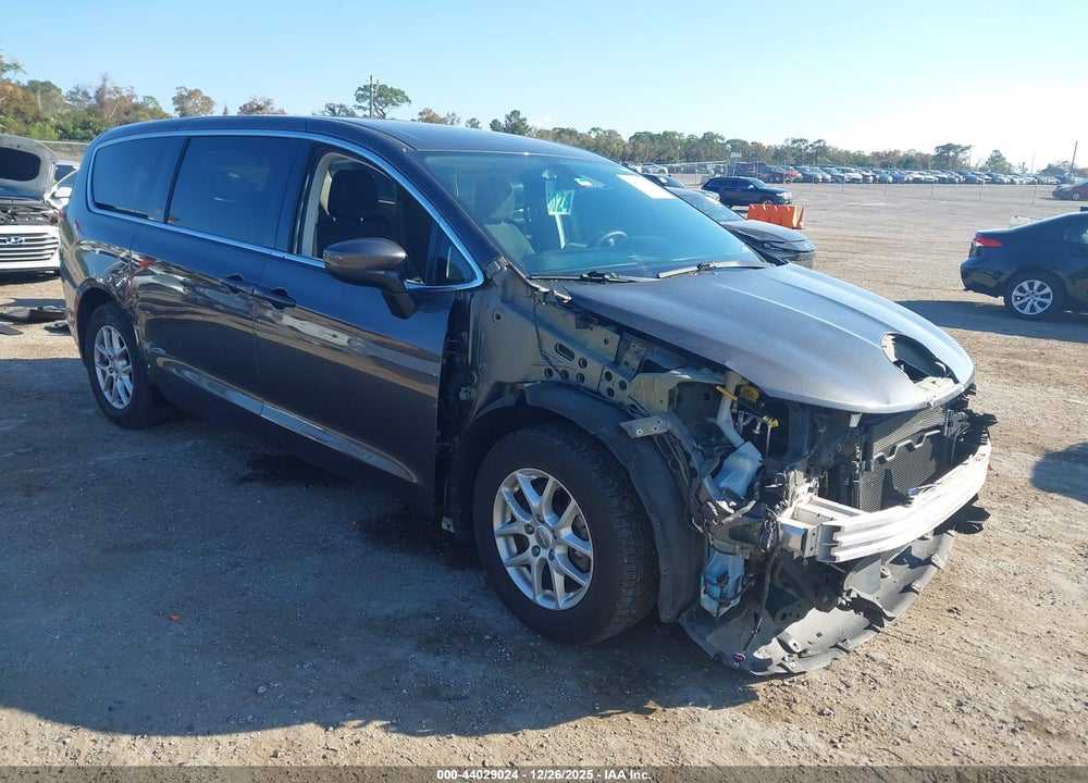 2017 CHRYSLER PACIFICA TOURING VIN: 2C4RC1DG8HR837186