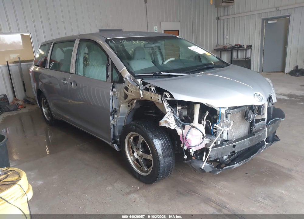 2012 TOYOTA SIENNA BASE V6 7 PASSENGER VIN: 5TDZK3DC0CS264067