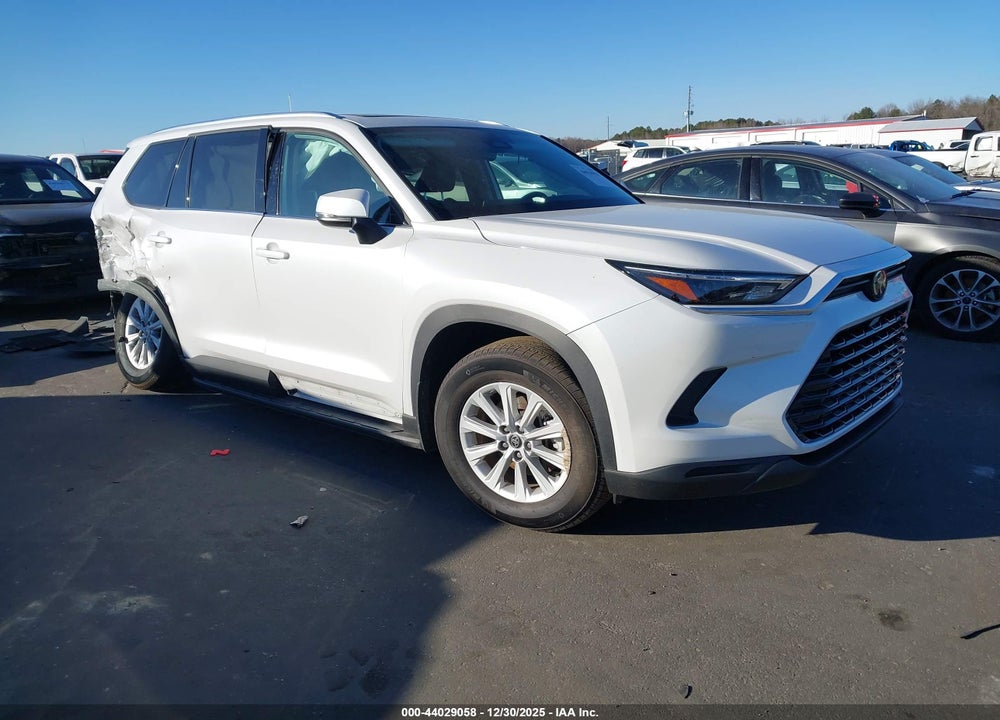 2024 TOYOTA GRAND HIGHLANDER XLE VIN: 5TDAAAA5XRS009624