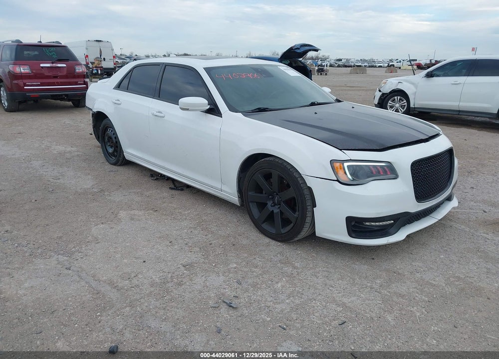 2017 CHRYSLER 300 300S VIN: 2C3CCABT6HH557959