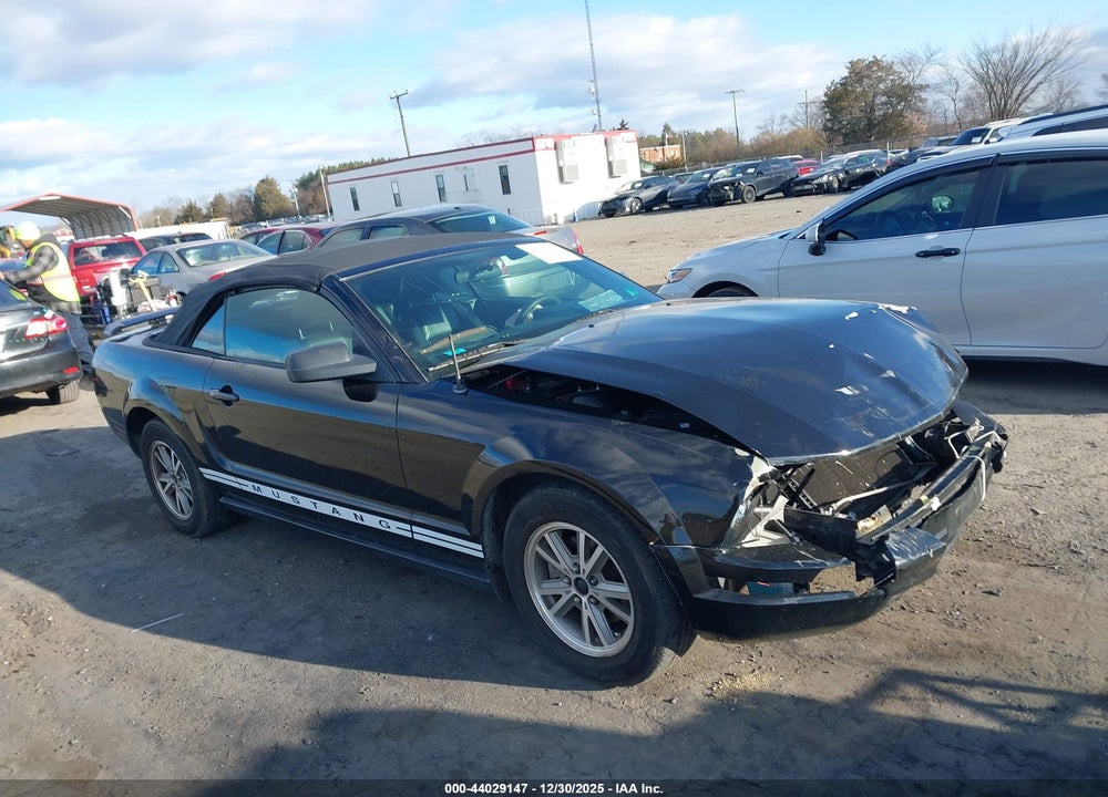 2005 FORD MUSTANG VIN: 1ZVFT84N555178953