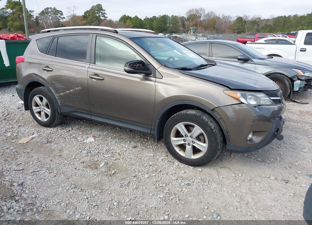 2014 TOYOTA RAV4 XLE VIN: JTMWFREV4ED040518