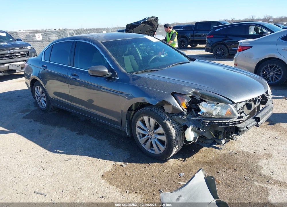 2012 HONDA ACCORD 2.4 EX VIN: 1HGCP2F77CA010565