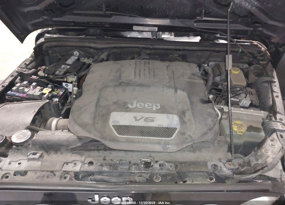 2014 JEEP WRANGLER UNLIMITED SPORT VIN: 1C4BJWDG5EL121113