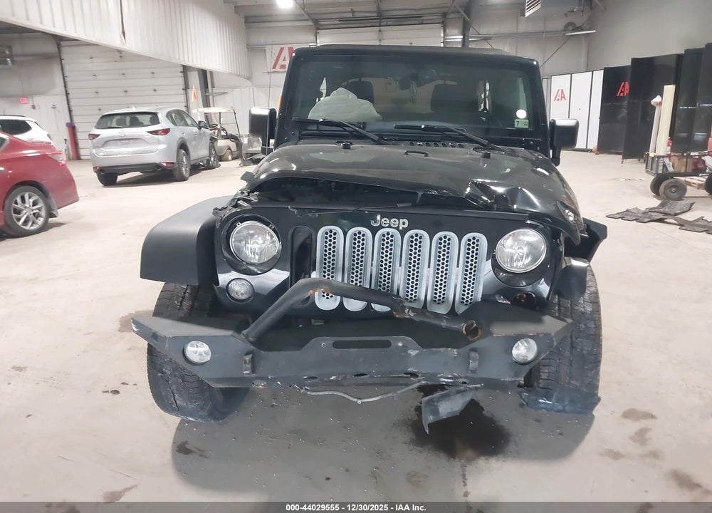 2014 JEEP WRANGLER UNLIMITED SPORT VIN: 1C4BJWDG5EL121113