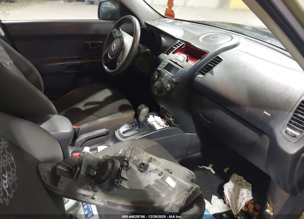 2010 KIA SOUL + VIN: KNDJT2A22A7084497