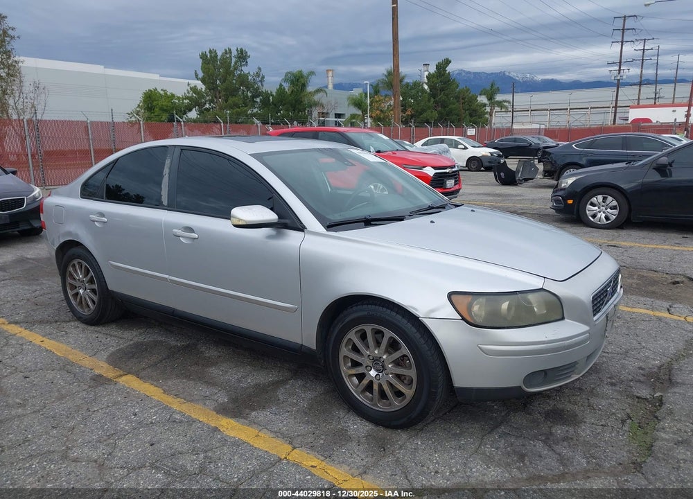 2004 VOLVO S40 2.4I VIN: YV1MS382542007551