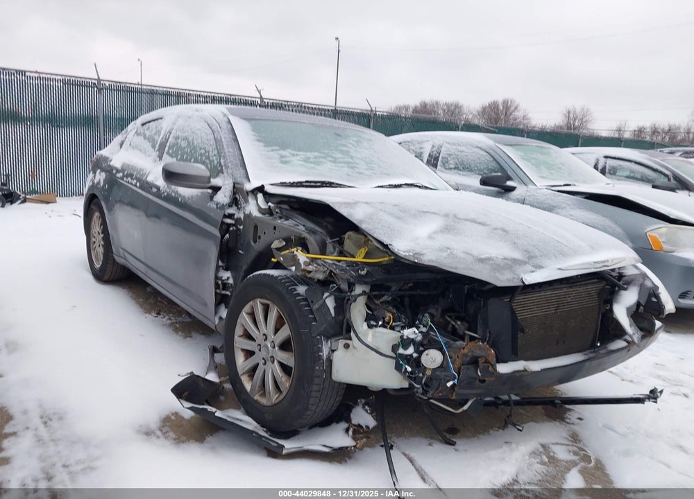 2011 CHRYSLER 200 TOURING VIN: 1C3BC1FB5BN606645