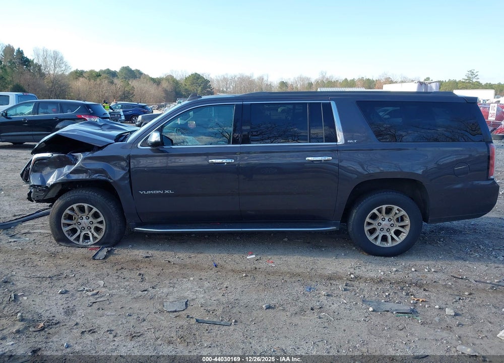 2017 GMC YUKON XL SLT VIN: 1GKS1GKC4HR391851