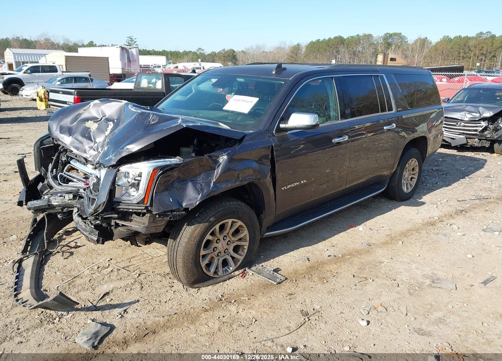 2017 GMC YUKON XL SLT VIN: 1GKS1GKC4HR391851
