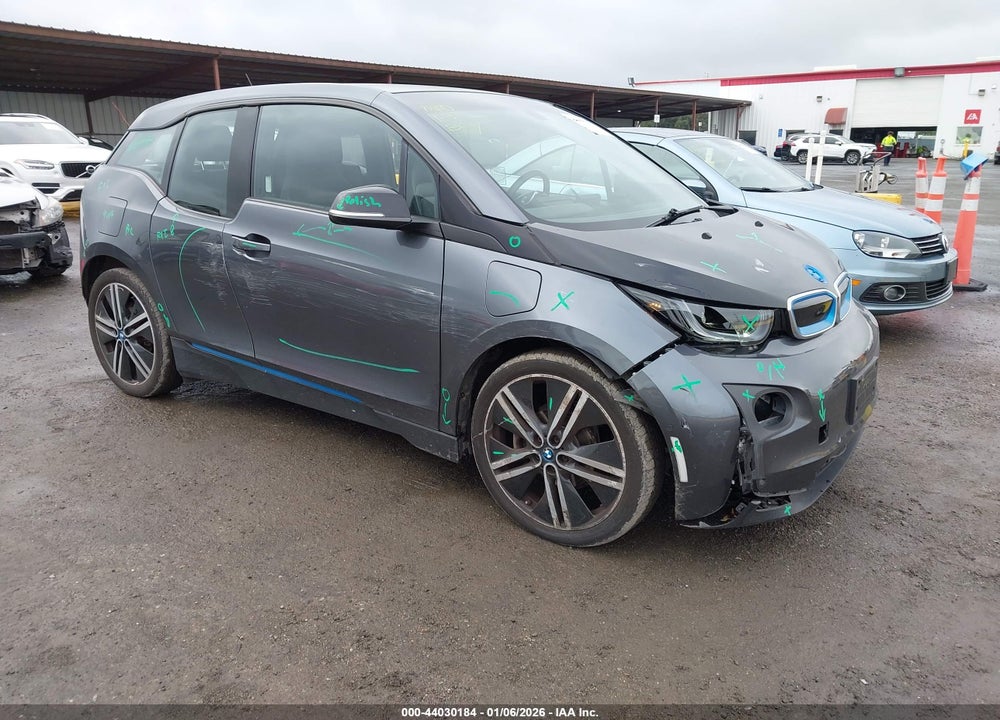 2017 BMW I3 94 AH W/RANGE EXTENDER VIN: WBY1Z8C39HV890400