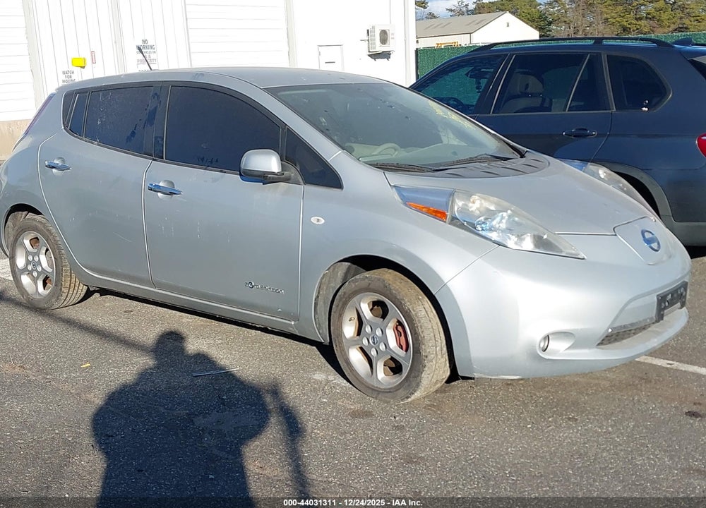 2011 NISSAN LEAF SL VIN: JN1AZ0CP2BT006292