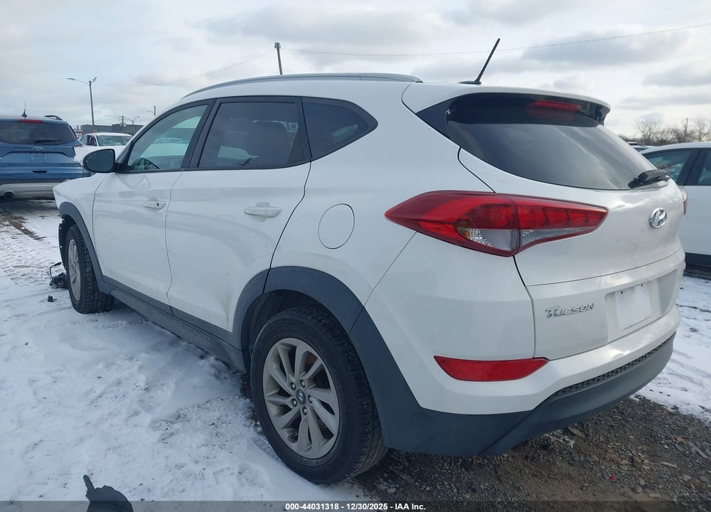 2016 HYUNDAI TUCSON SE VIN: KM8J3CA44GU169631