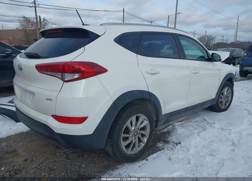 2016 HYUNDAI TUCSON SE VIN: KM8J3CA44GU169631