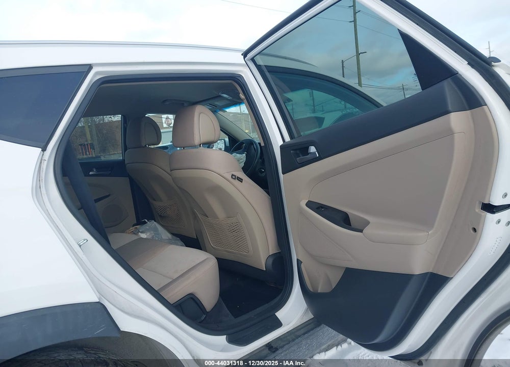 2016 HYUNDAI TUCSON SE VIN: KM8J3CA44GU169631