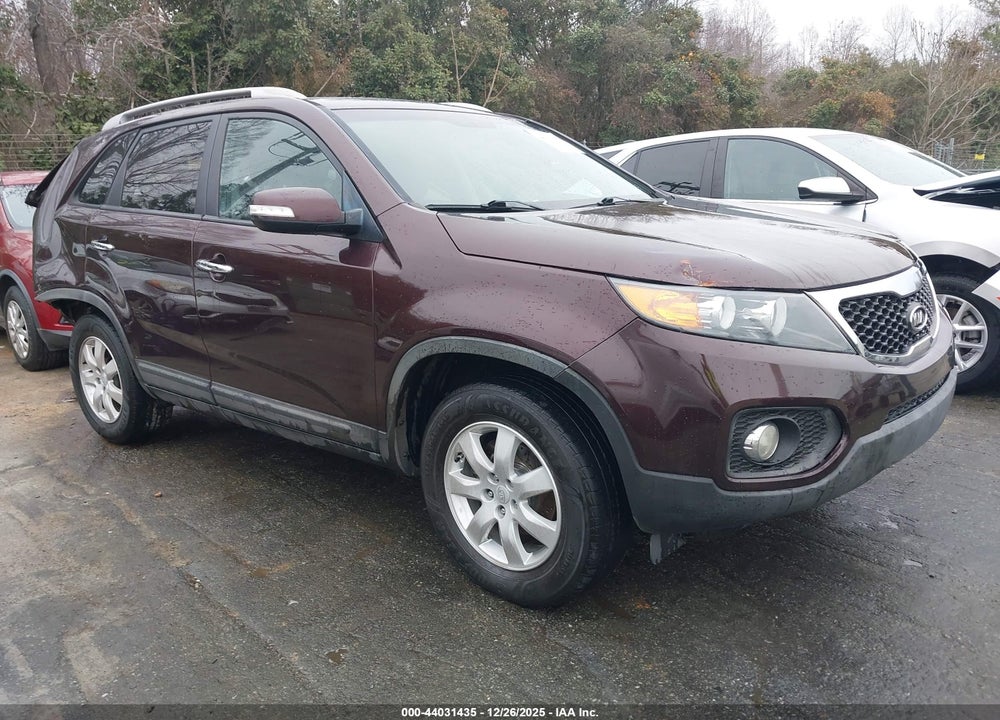 2011 KIA SORENTO LX VIN: 5XYKT3A19BG150954