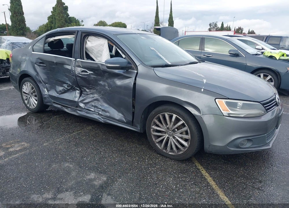 2011 VOLKSWAGEN JETTA 2.5L SEL VIN: 3VWLZ7AJ1BM076763