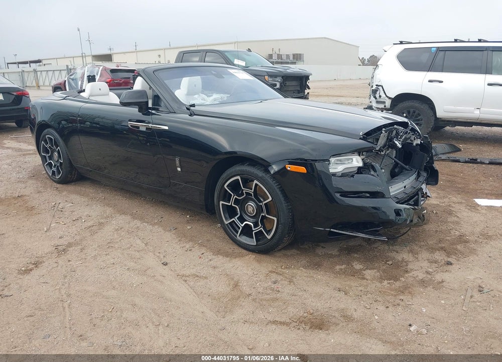 2018 ROLLS-ROYCE DAWN VIN: SCA666D56JU107640