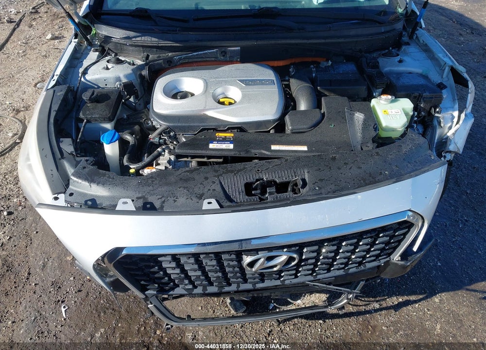 2016 HYUNDAI SONATA HYBRID SE VIN: KMHE24L14GA024877