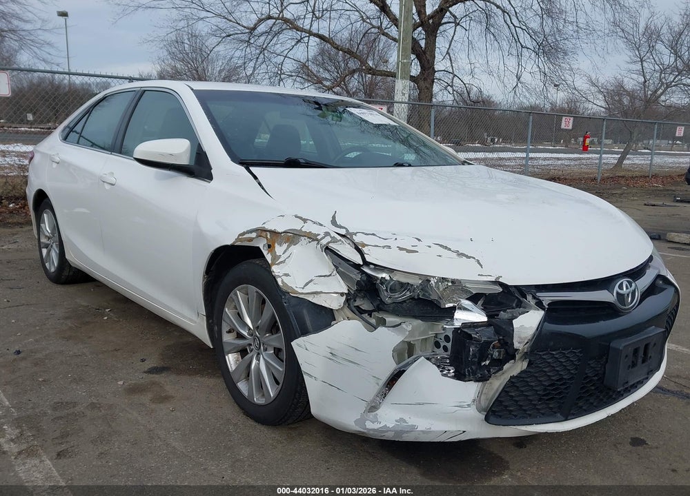 2015 TOYOTA CAMRY SE VIN: 4T1BF1FK8FU884983