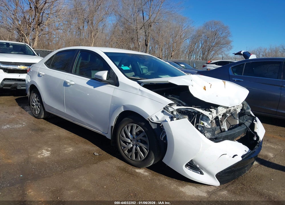 2019 TOYOTA COROLLA LE VIN: 2T1BURHE4KC143026