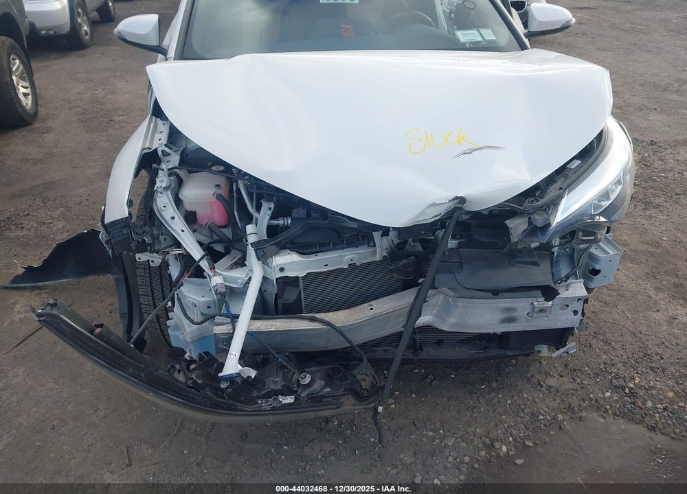 2021 TOYOTA C-HR XLE VIN: NMTKHMBXXMR128766