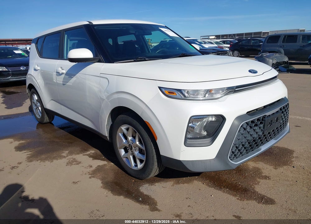 2020 KIA SOUL LX VIN: KNDJ23AU4L7706546