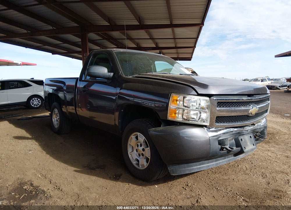 2011 CHEVROLET SILVERADO 1500 LT VIN: 1GCNKSE00BZ145185